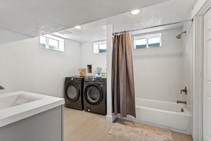 Laundry Room / Full Bath