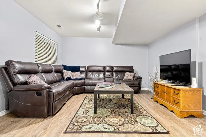 1368 Eastpoint Dr, Sandy, Utah 84092