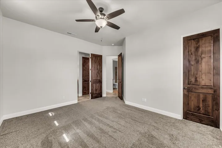 Neutral gray wall paint