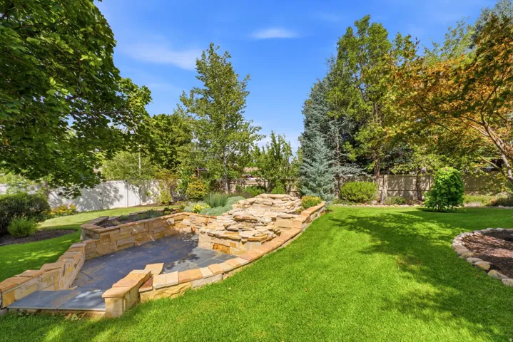 7126 S Griffiths Pl, Cottonwood Heights, Utah 84121