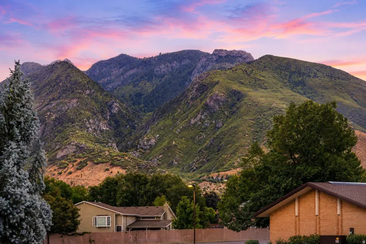 7126 S Griffiths Pl, Cottonwood Heights, Utah 84121