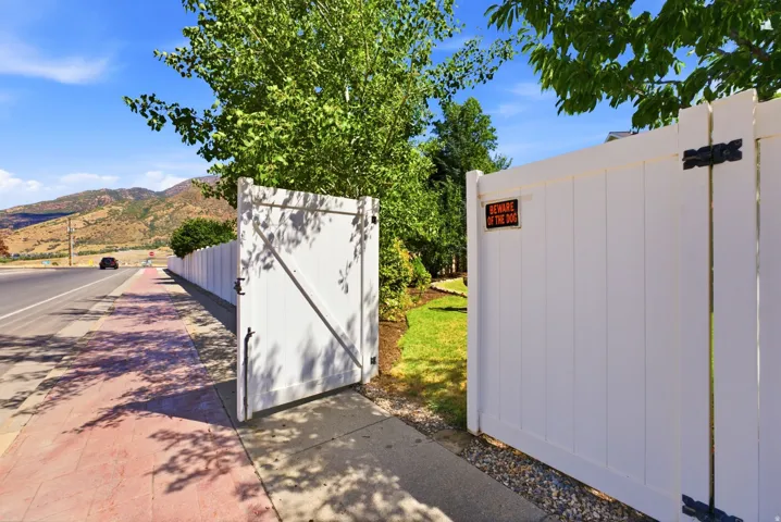7126 S Griffiths Pl, Cottonwood Heights, Utah 84121