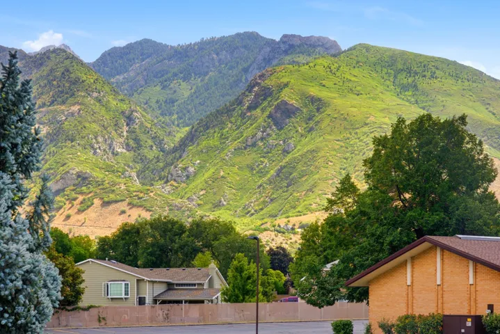 7126 S Griffiths Pl, Cottonwood Heights, Utah 84121