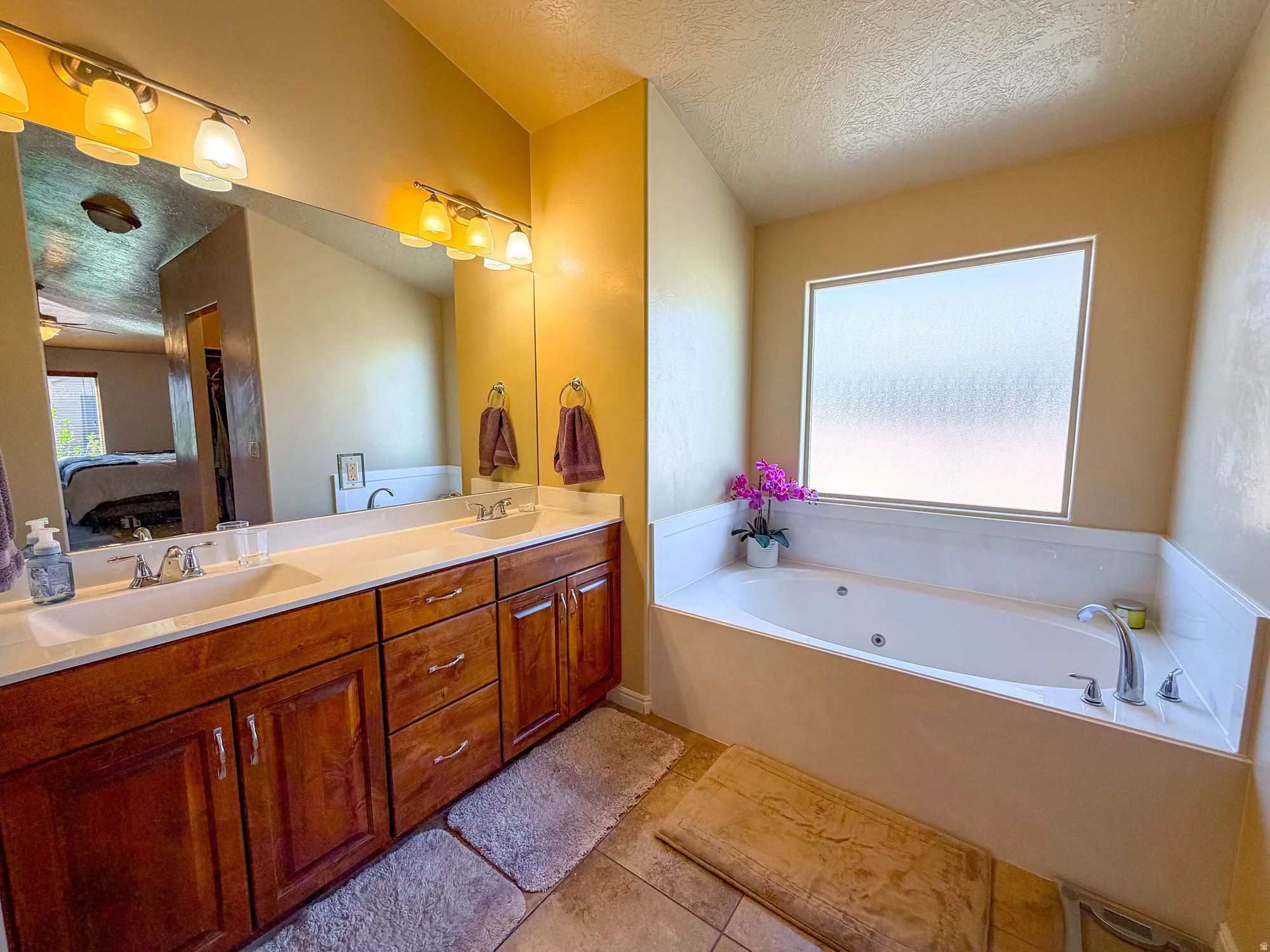 primary.  Jetted tub