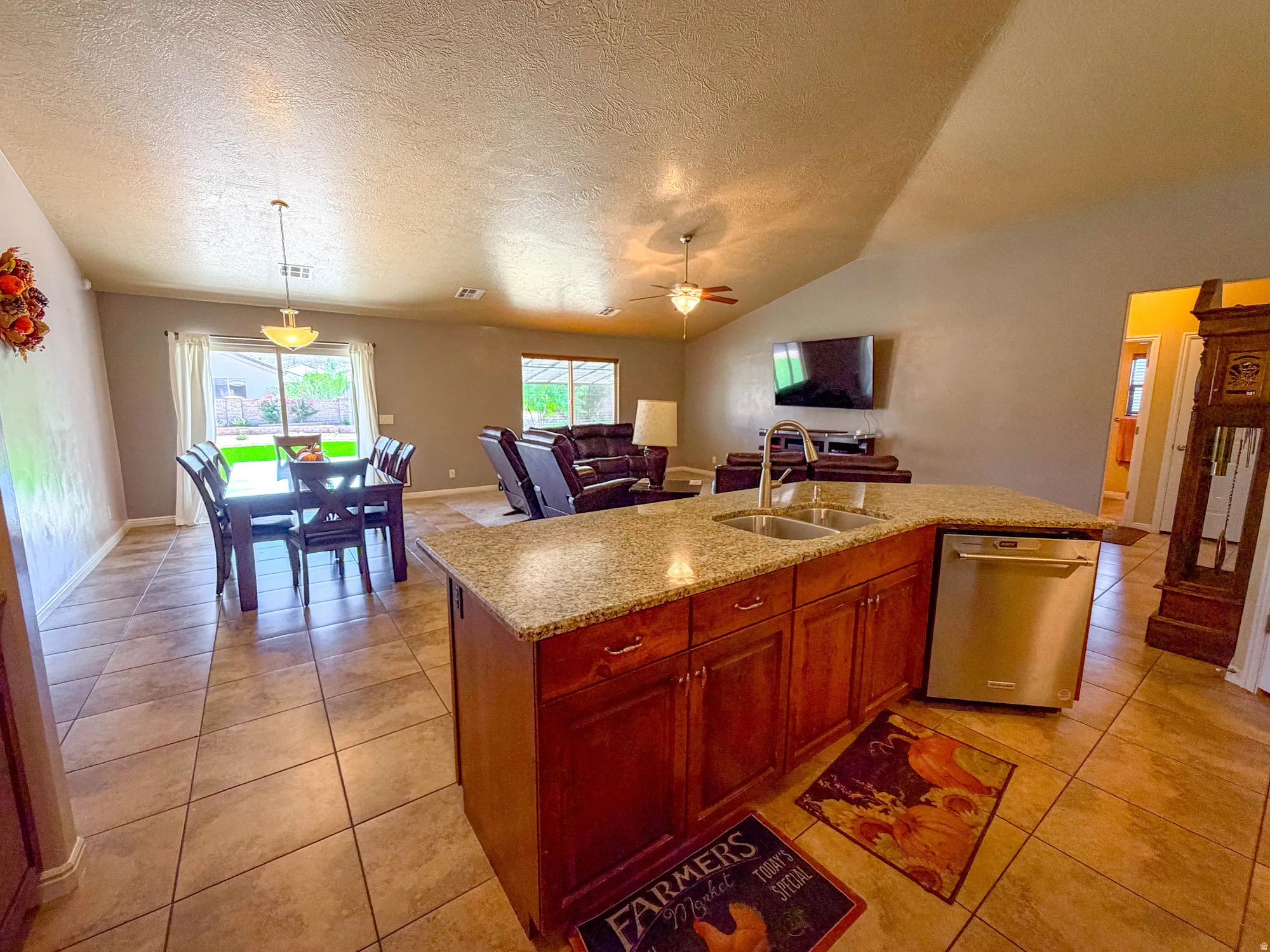 kitchen/Diningroom