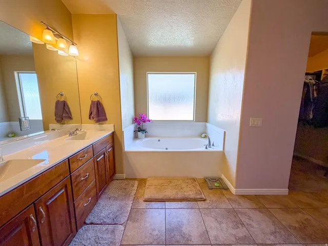 primary.  Jetted tub