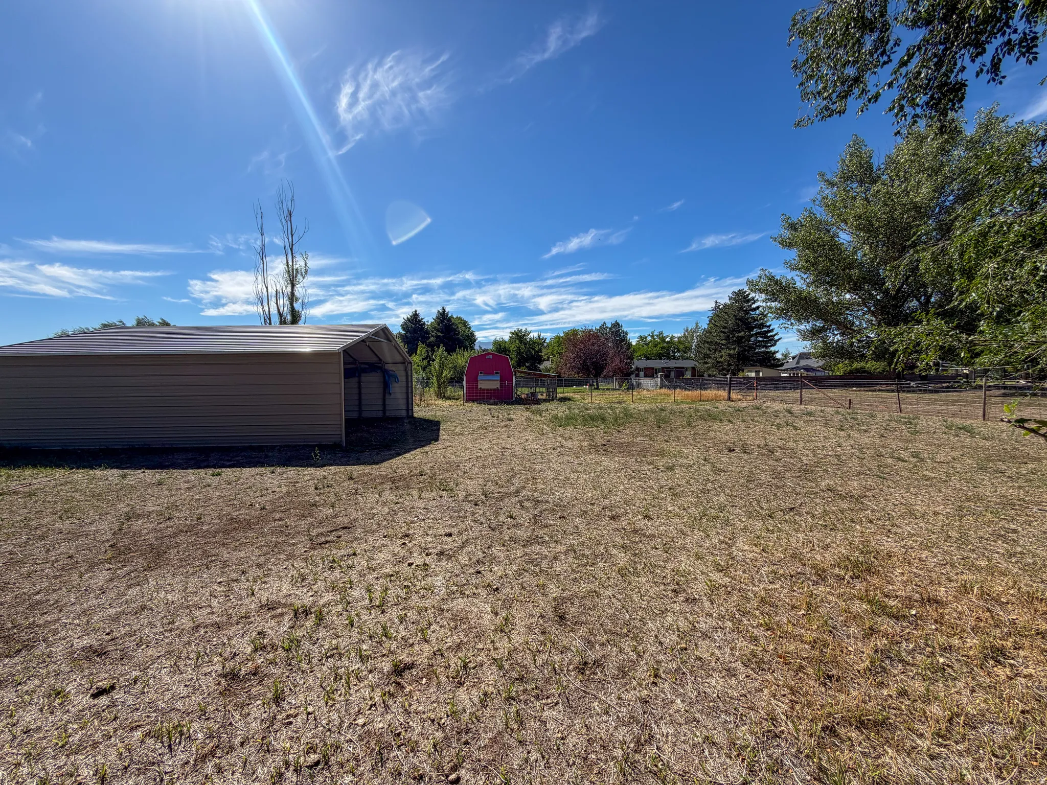 outbuilding on 1.1 acre