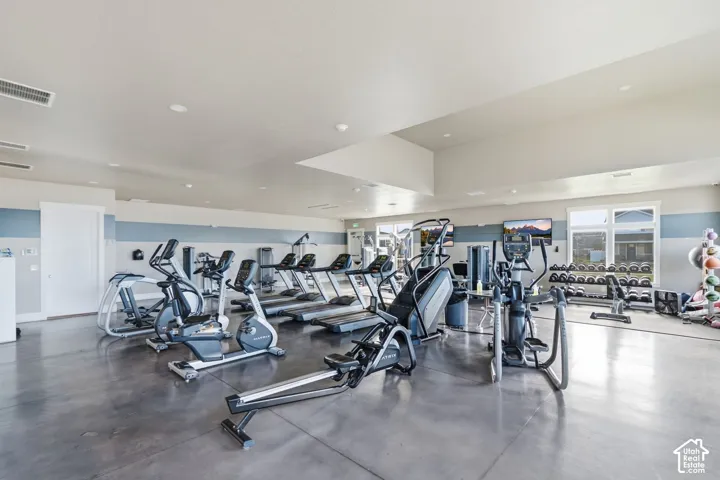 Clubhouse featuring a spacious gym