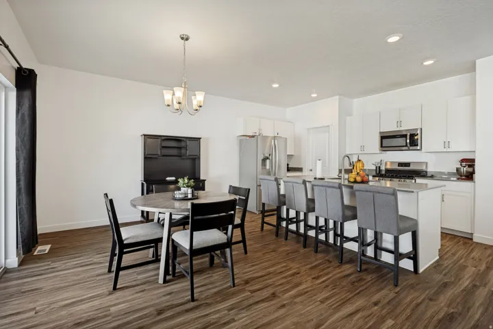 995 E Mecham Ave #122, Layton, Utah 84040