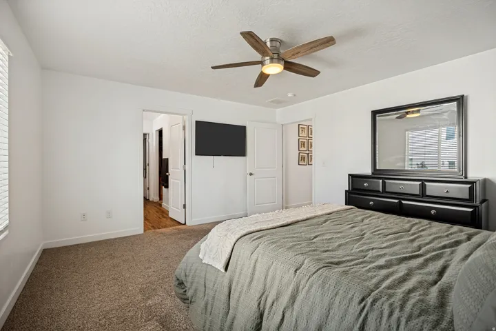 995 E Mecham Ave #122, Layton, Utah 84040