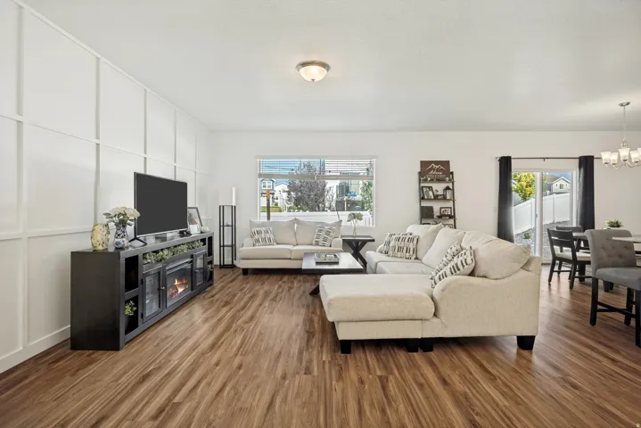 995 E Mecham Ave #122, Layton, Utah 84040
