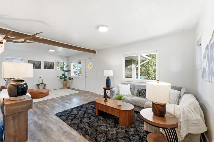 162 E Commonwealth Ave, Salt Lake City, Utah 84115