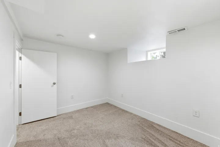 162 E Commonwealth Ave, Salt Lake City, Utah 84115