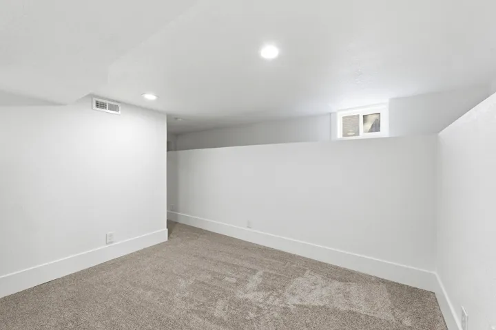 162 E Commonwealth Ave, Salt Lake City, Utah 84115