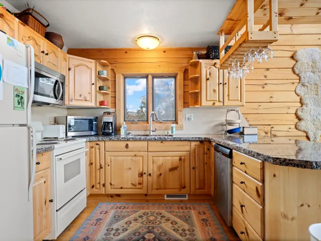 650 S Lakeview Dr #18, Garden City, Utah 84028