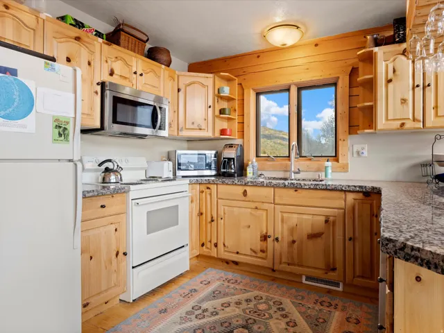 650 S Lakeview Dr #18, Garden City, Utah 84028