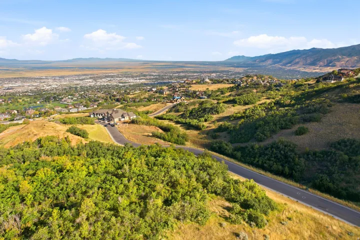 1430 E Wood Oaks Loop, North Salt Lake, Utah 84054
