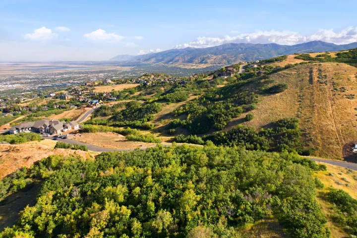 1430 E Wood Oaks Loop, North Salt Lake, Utah 84054