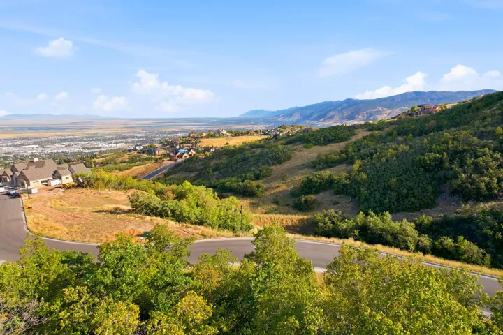 1430 E Wood Oaks Loop, North Salt Lake, Utah 84054