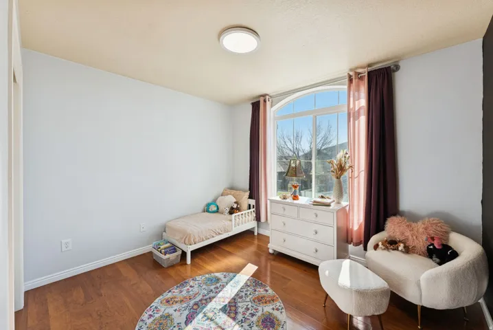 908 Halstead Dr, North Salt Lake, Utah 84054