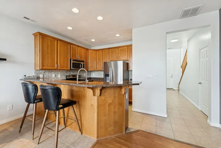 908 Halstead Dr, North Salt Lake, Utah 84054