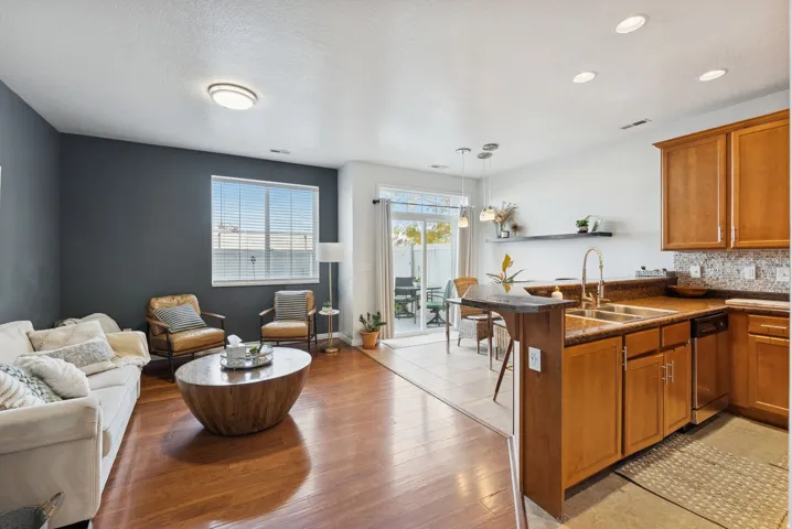 908 Halstead Dr, North Salt Lake, Utah 84054