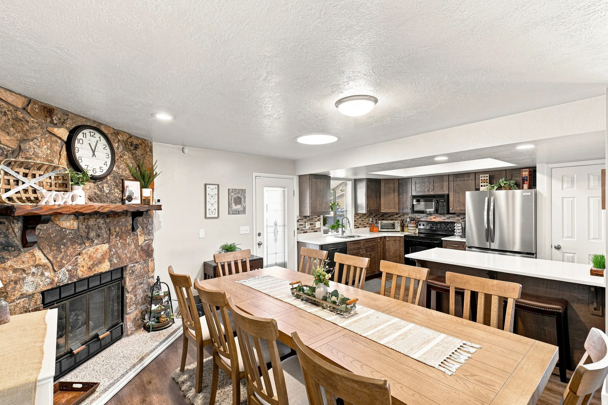 Fireplace for Cozy Dining