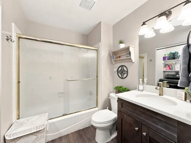 Full Bathroom Upstairs: New Cabinets, Quarts, New Lights, Toilet and Plumbing Fixtures