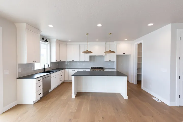 811 E 350 N #2, Salem, Utah 84653