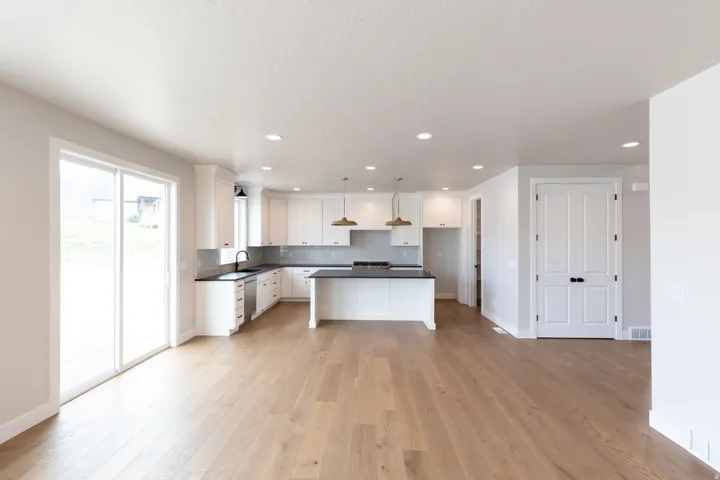 811 E 350 N #2, Salem, Utah 84653