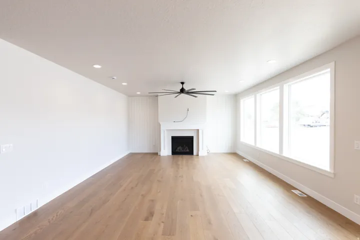 811 E 350 N #2, Salem, Utah 84653