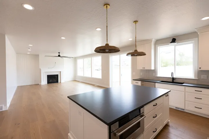 811 E 350 N #2, Salem, Utah 84653