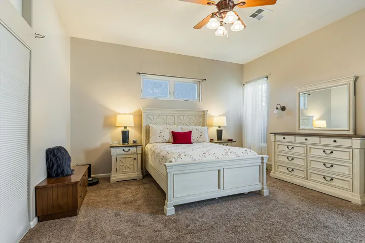 Vaulted ceiling with a ceiling fan light fixture