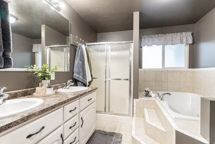 10162 S Solstice View Dr, Copperton, Utah 84006