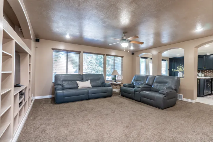 10162 S Solstice View Dr, Copperton, Utah 84006