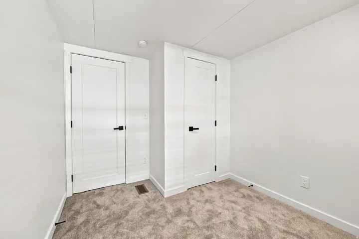 Neutral white wall finishes