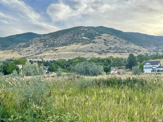 Hess Farms is tucked between Farmington's beautiful Wasatch Mountains and protected green space.