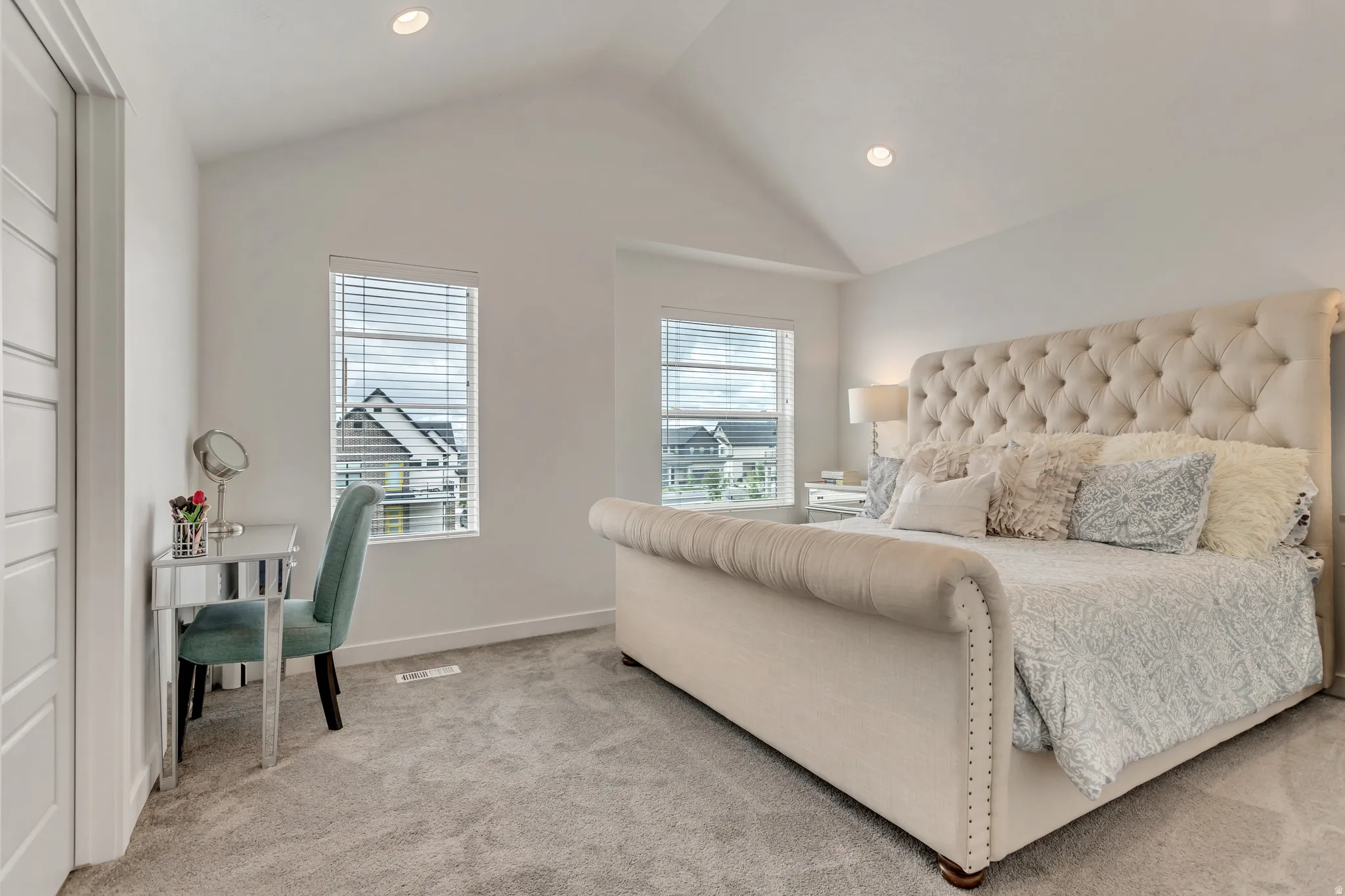 Vaulted ceiling with recessed lighting