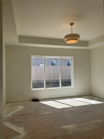 Tray ceiling with recessed lighting