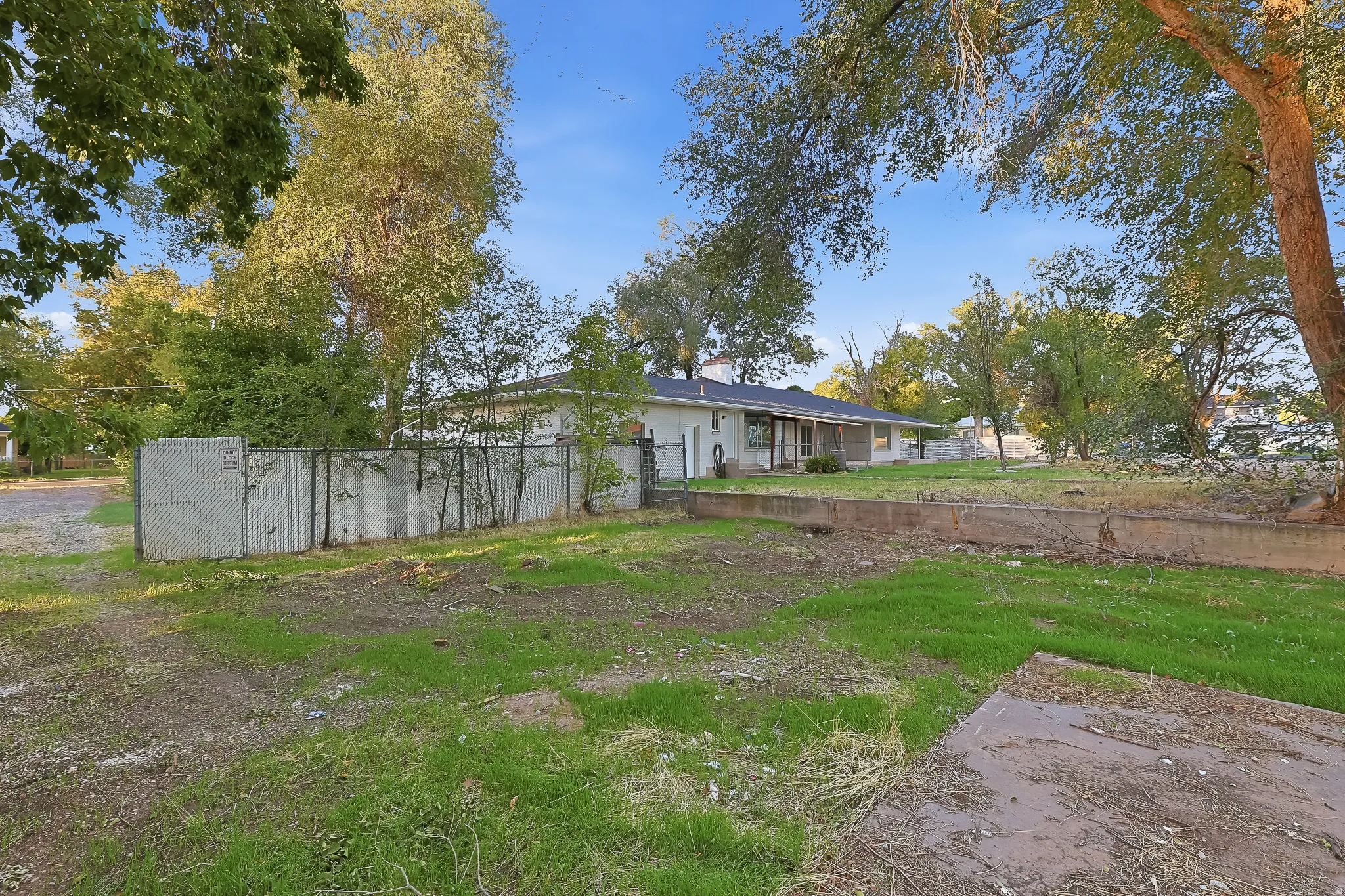 Huge Side Yard with a Driveway and Tons of Parking for RVs, Boats, or Any Toys. OR a Garden, Play Area, Sports Court or whatever you'd Love to Do with the Space!