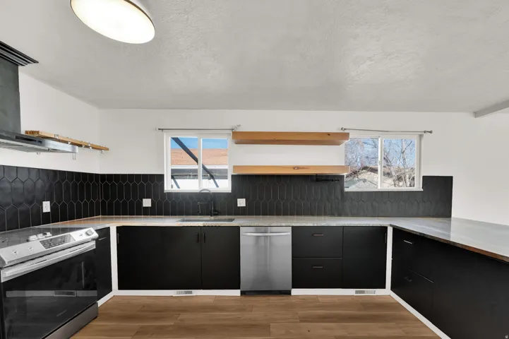 951 E South Fork Cir, Sandy, Utah 84094