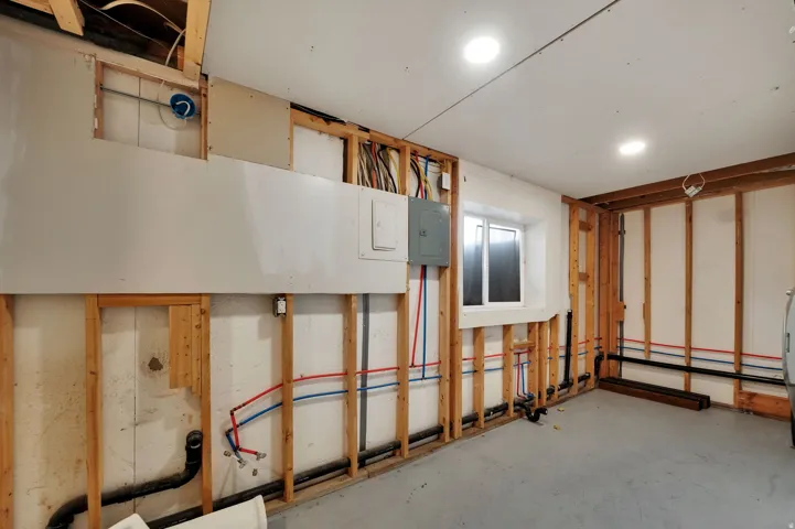 Basement Laundry w/ half Bath