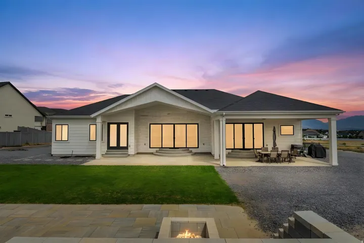 9749 N Hibiscus Ln, Eagle Mountain, Utah 84005