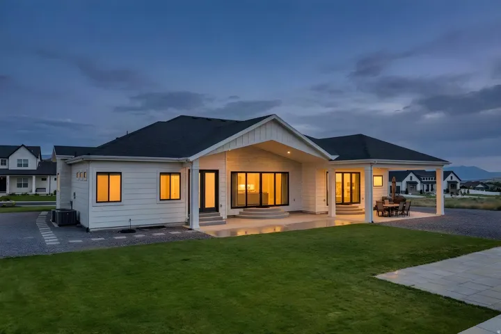 9749 N Hibiscus Ln, Eagle Mountain, Utah 84005