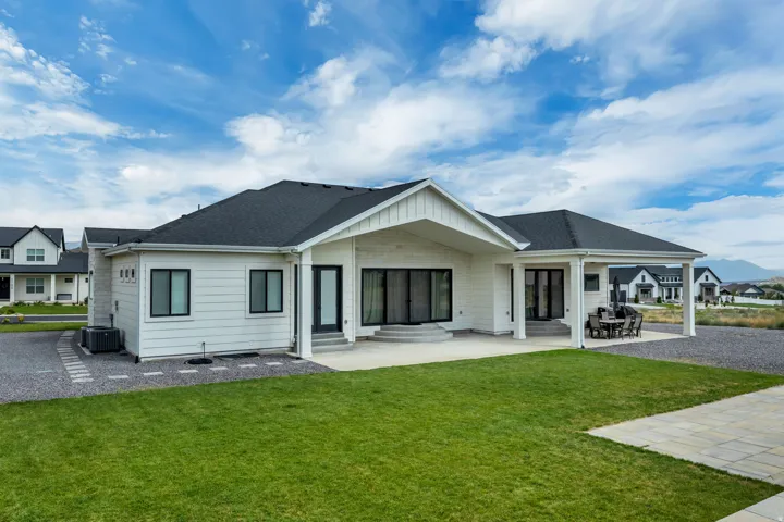 9749 N Hibiscus Ln, Eagle Mountain, Utah 84005