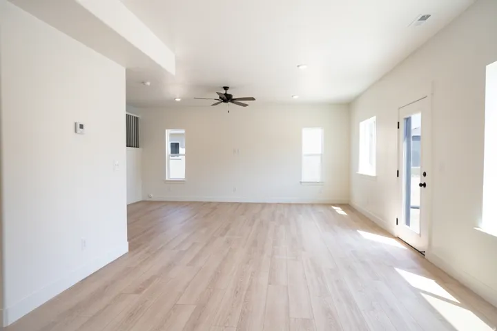 Spacious living room
