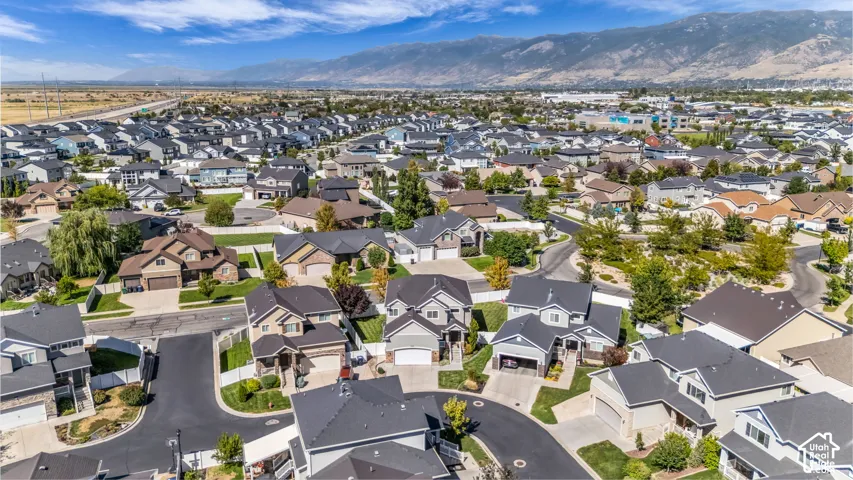 Residential community featuring single-family homes and tree-lined streets