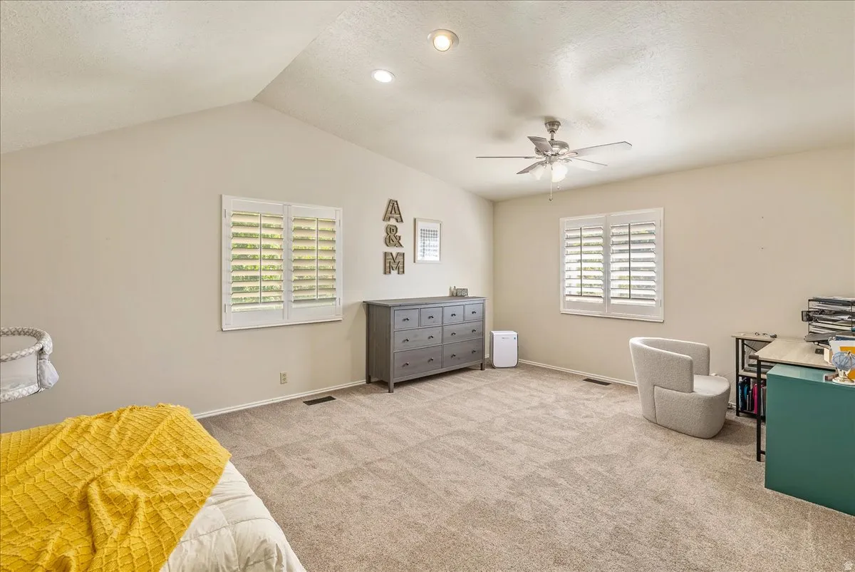 Vaulted ceiling with recessed lighting