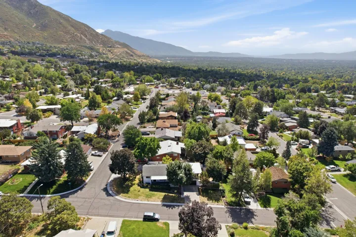 2936 E La Joya Dr, Holladay, Utah 84124