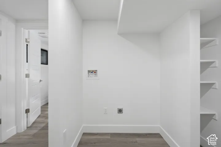 Laundry area for full-sized machines